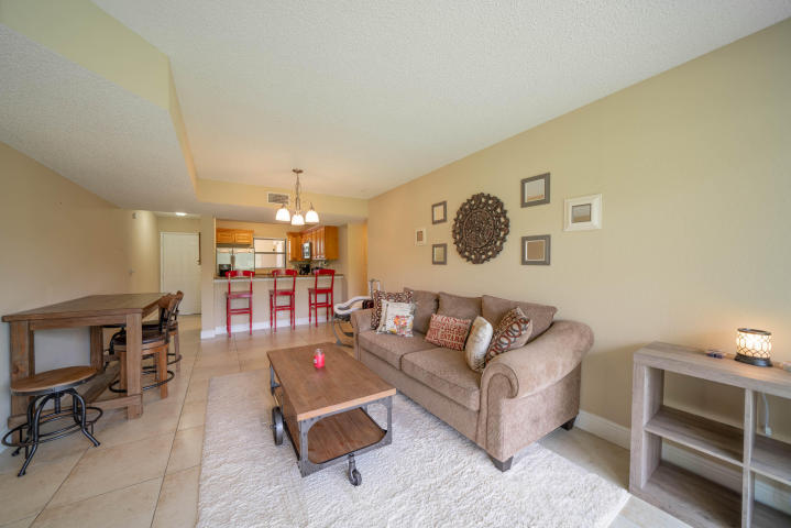 PALM BEACH PLACE CONDO - Residential Lease