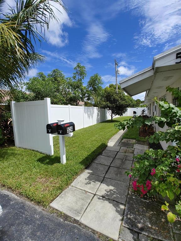 PALM BEACH GARDENS ESTATES - Residential Income