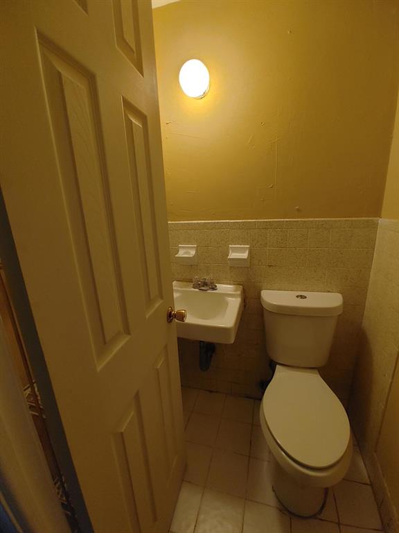 PALM BEACH GARDENS ESTATES - Residential Income