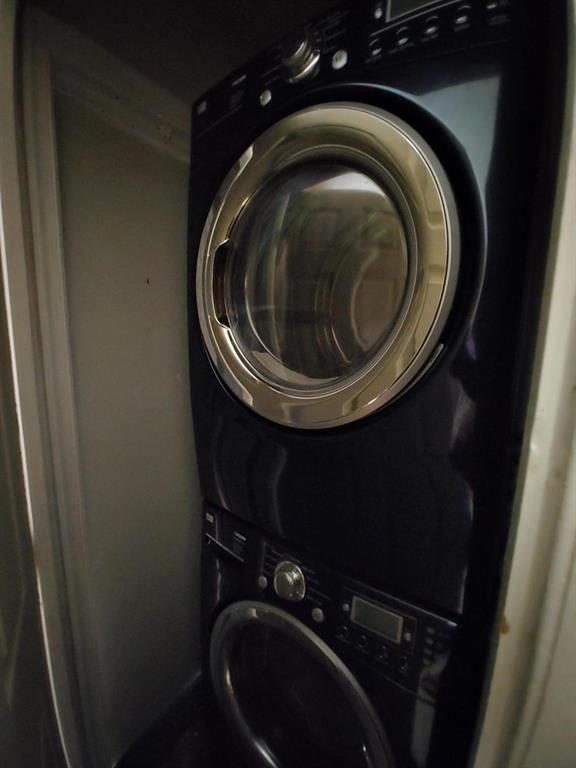 PALM BEACH GARDENS ESTATES - Residential Income