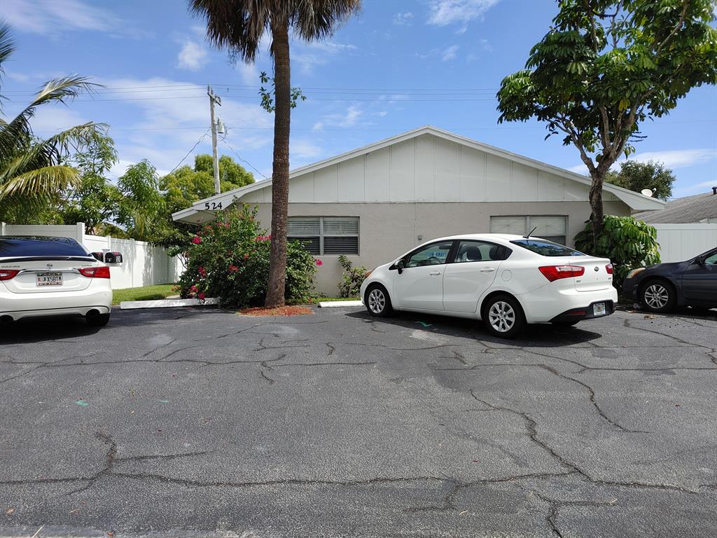 PALM BEACH GARDENS ESTATES - Residential Income