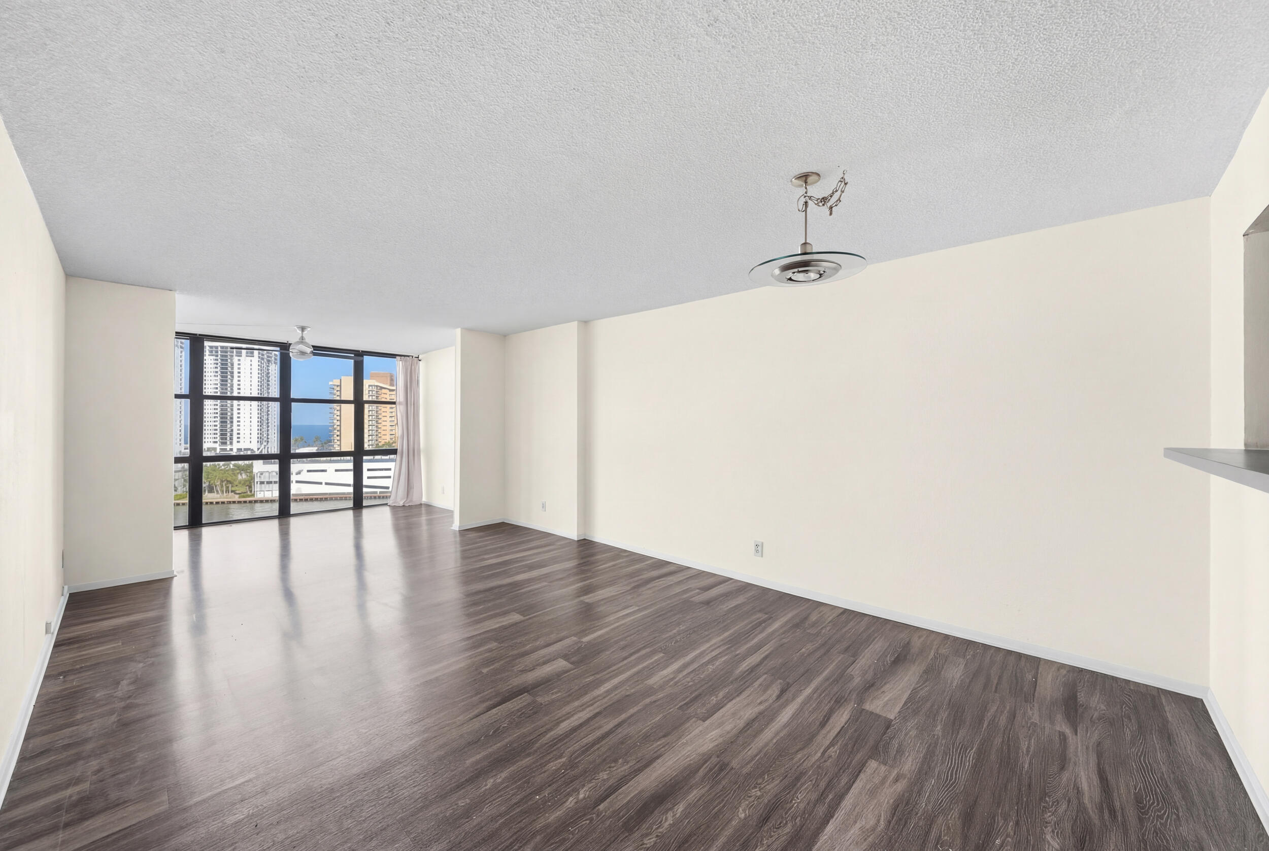 OCEANVIEW PARK CONDO - Residential Lease