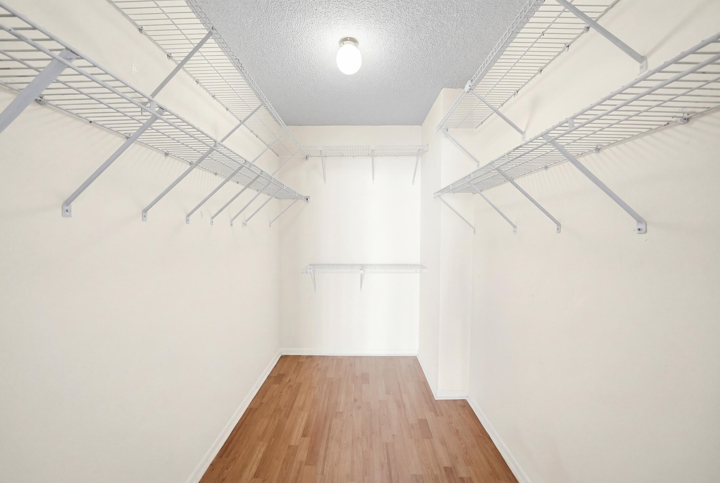 OCEANVIEW PARK CONDO - Residential Lease