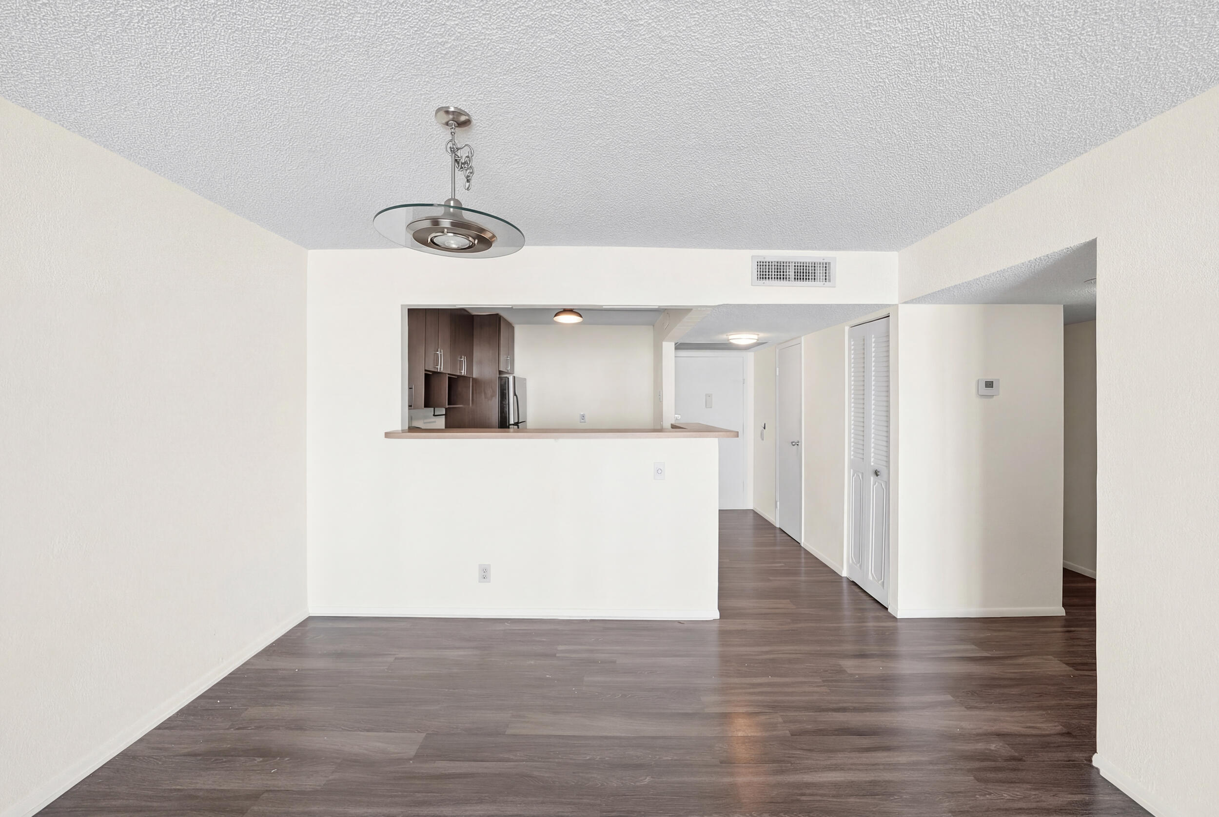 1000 Parkview Drive 1006