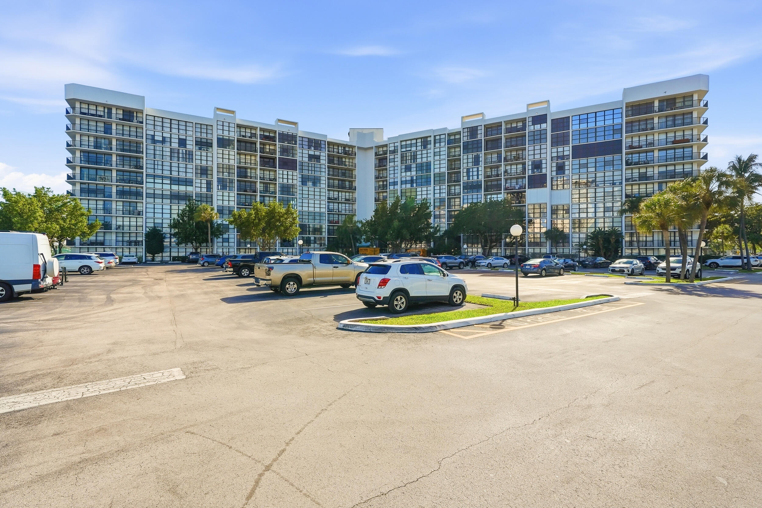 OCEANVIEW PARK CONDO - Residential Lease