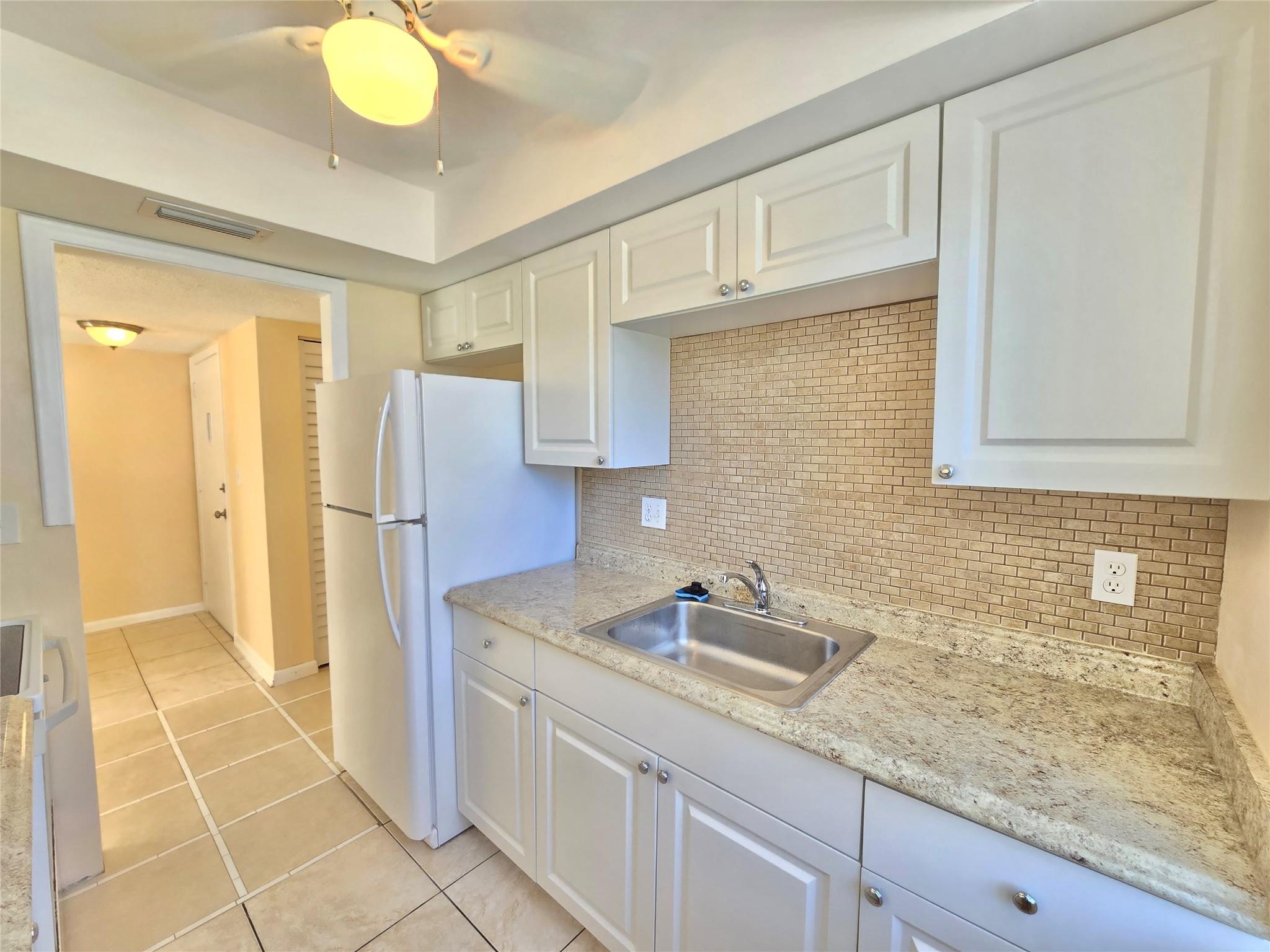 Coral Manor Apts Condo - Residential Lease