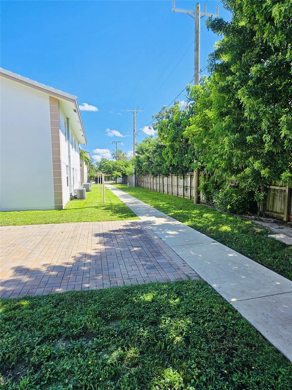 Coral Manor Apts Condo - Residential Lease