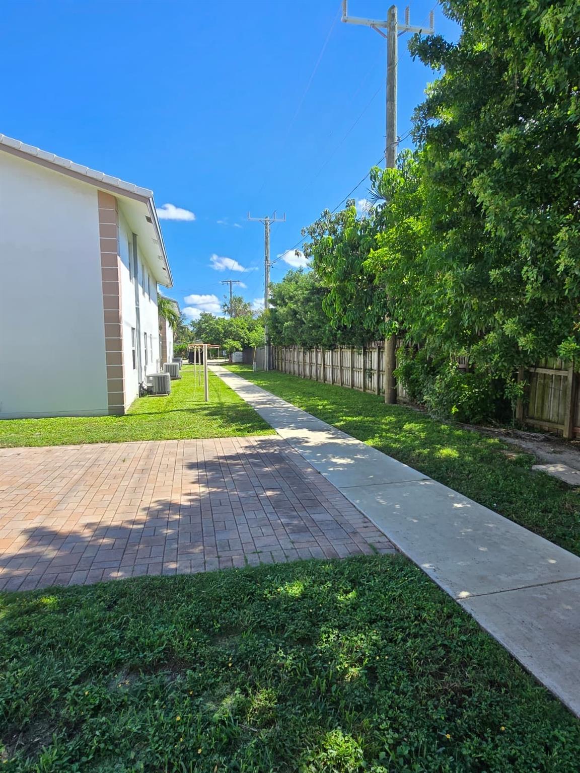 Coral Manor Apts Condo - Residential Lease