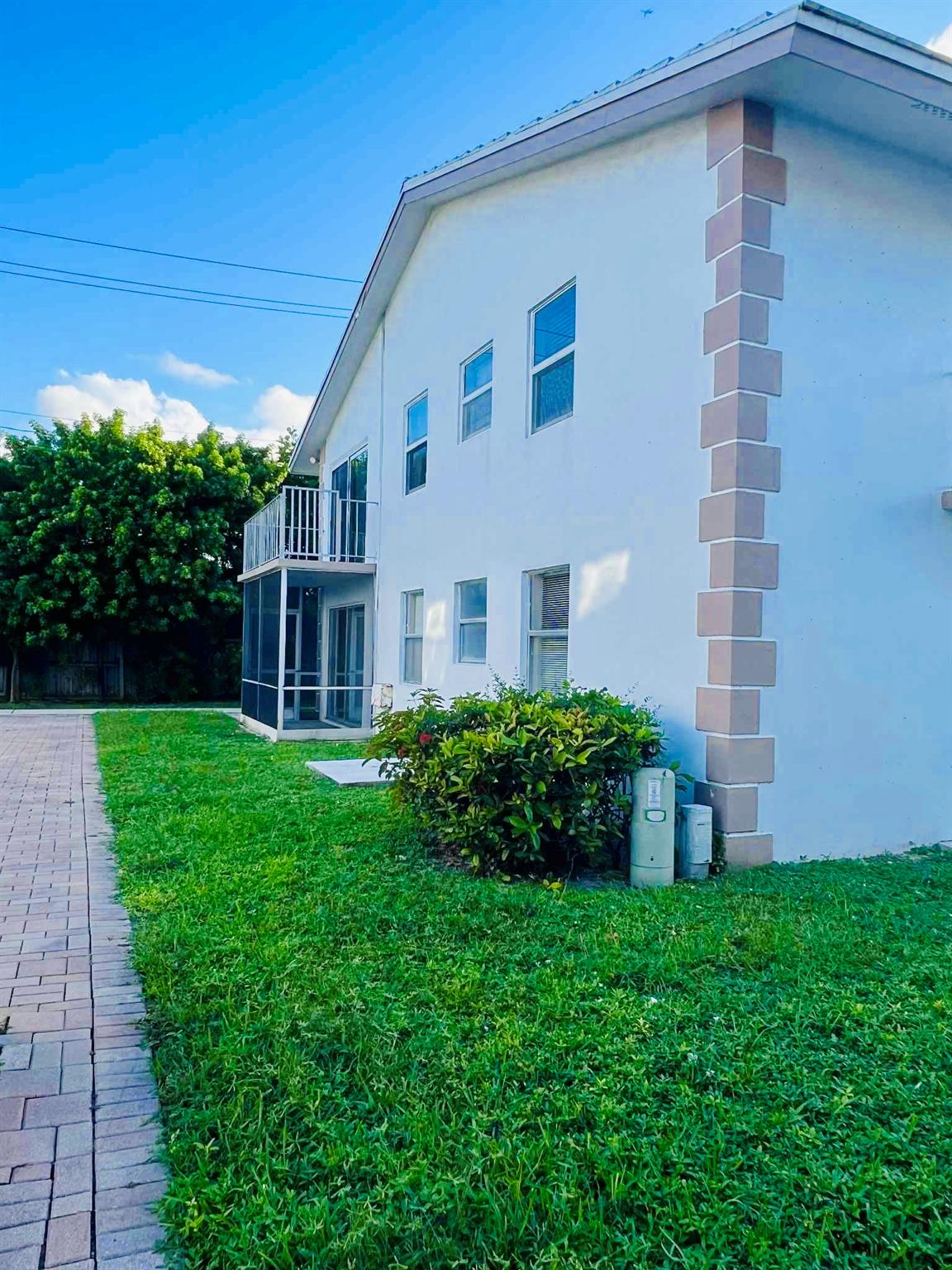Coral Manor Apts Condo - Residential Lease
