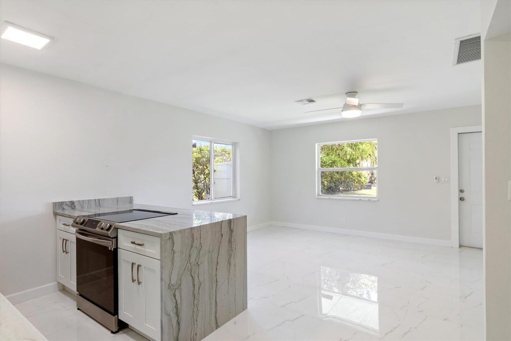 Photo of 1531 SE 23rd Avenue #3, Pompano Beach, FL 33062 (MLS # F10459898)