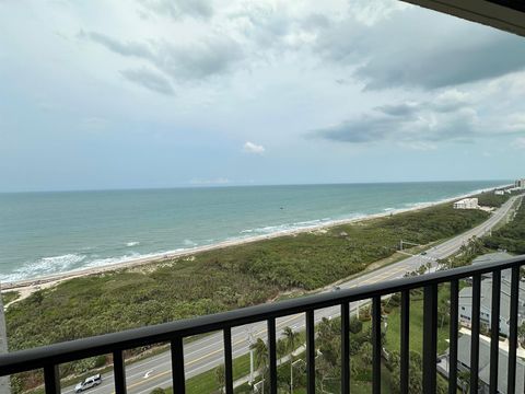 A home in Hutchinson Island