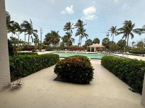 A home in Hutchinson Island