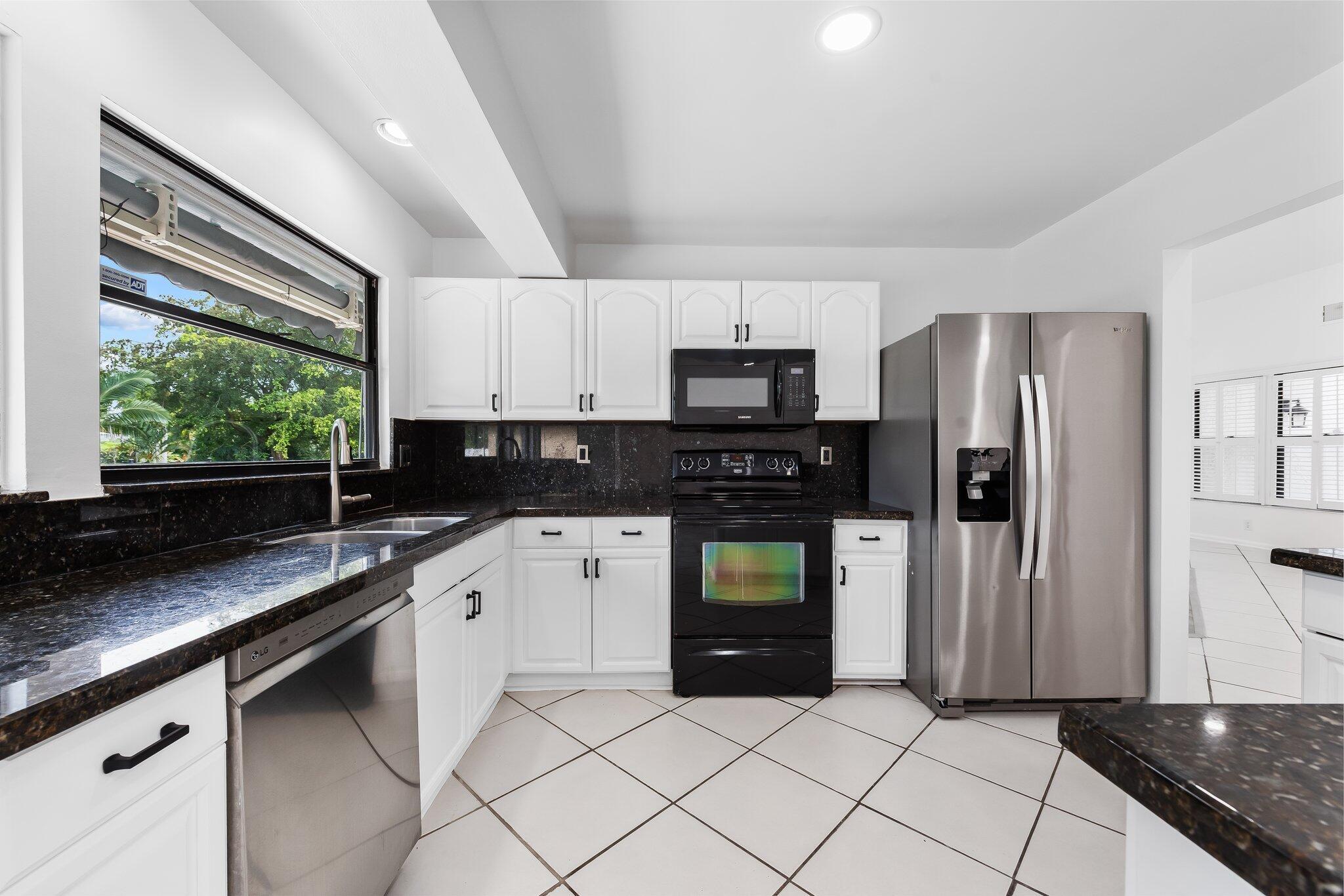 AMERICAN HOMES - Residential Lease