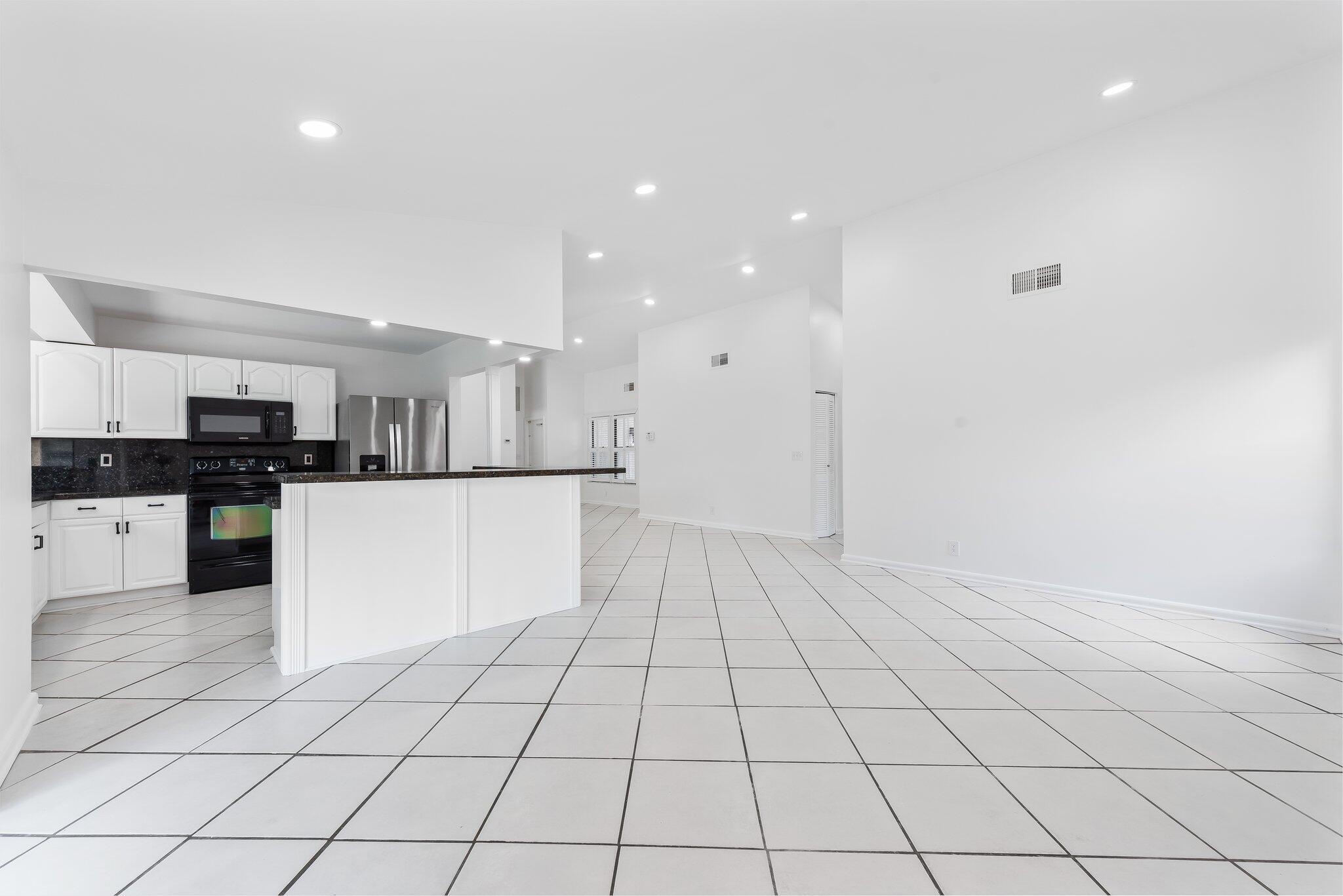 AMERICAN HOMES - Residential Lease
