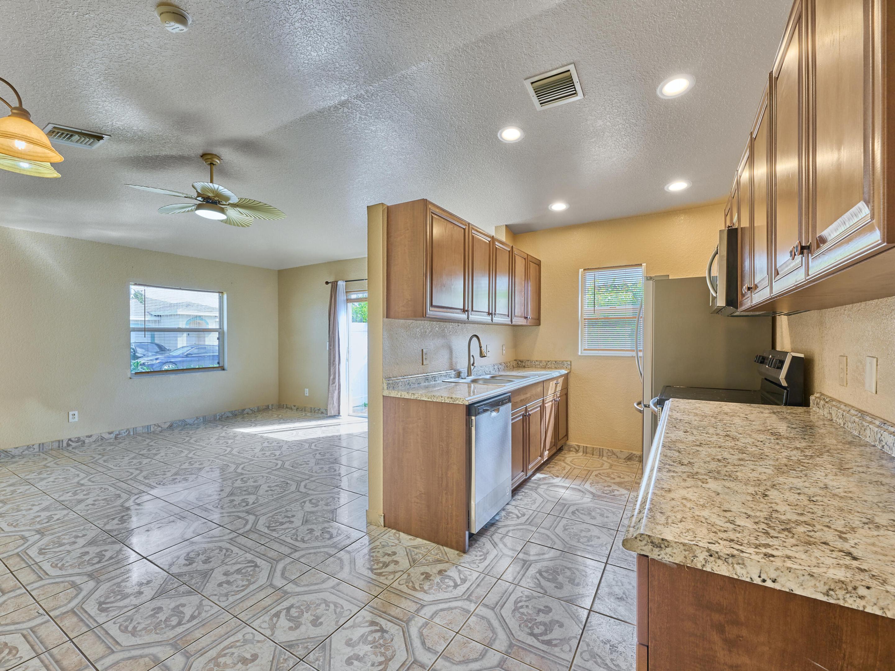 EAST RIDGE - Residential