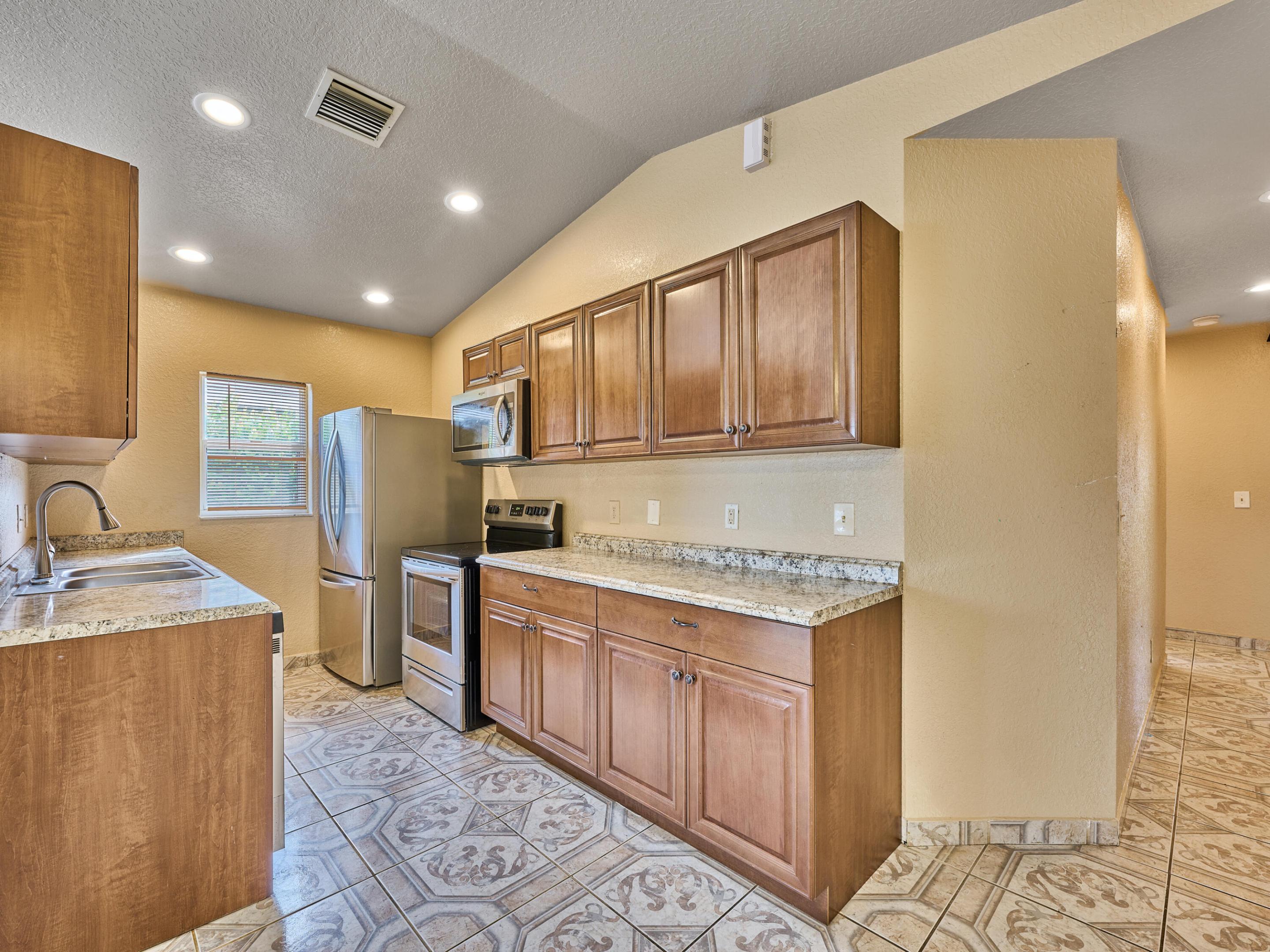 EAST RIDGE - Residential