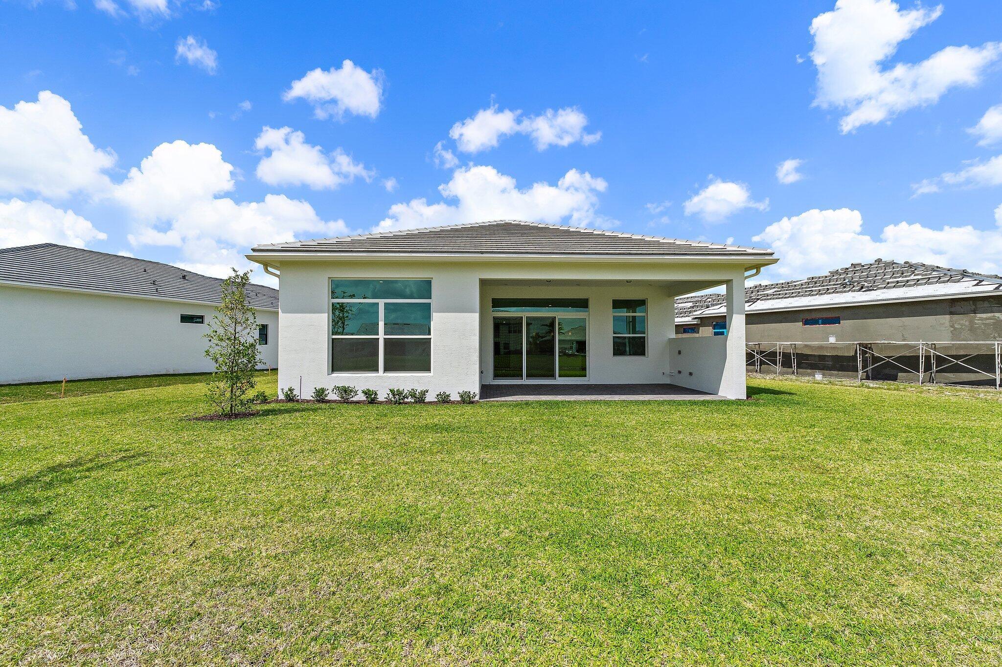 CRESSWIND PALM BEACH - Residential