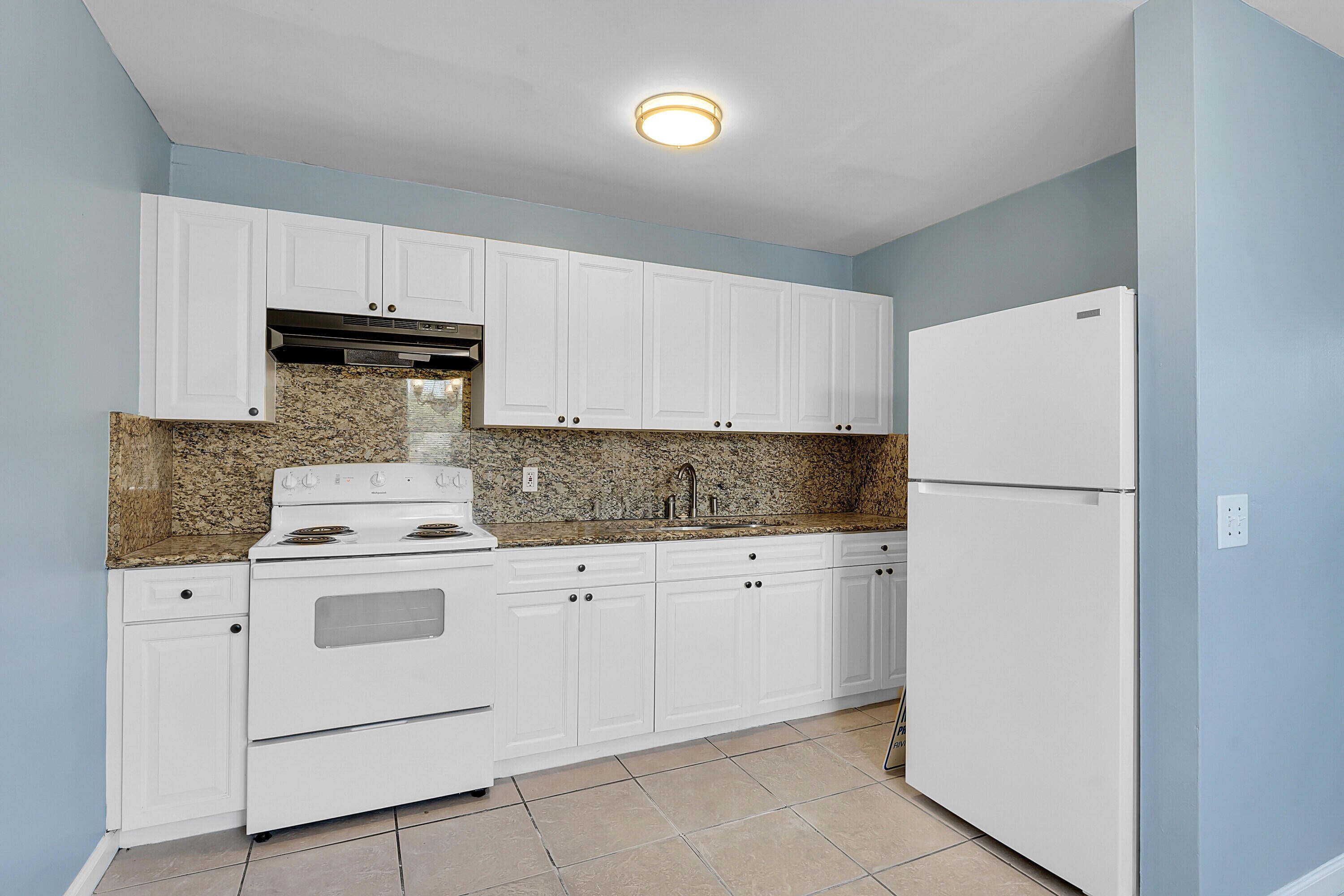 1208 W 32ND Street