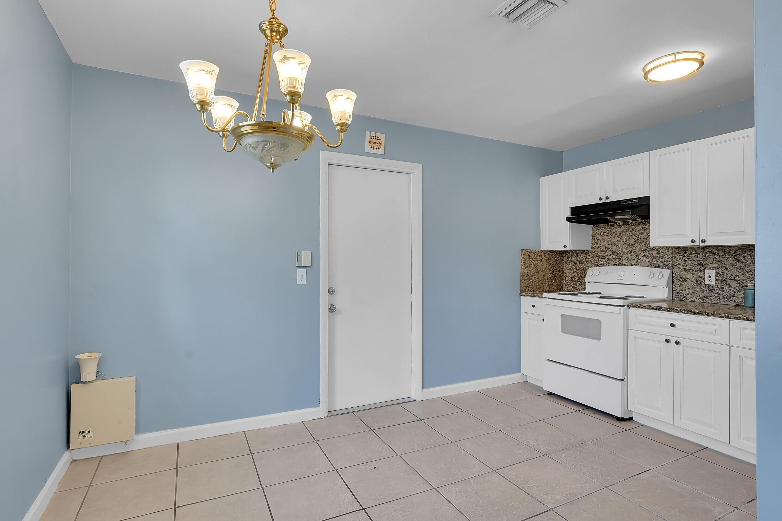 1208 W 32ND Street