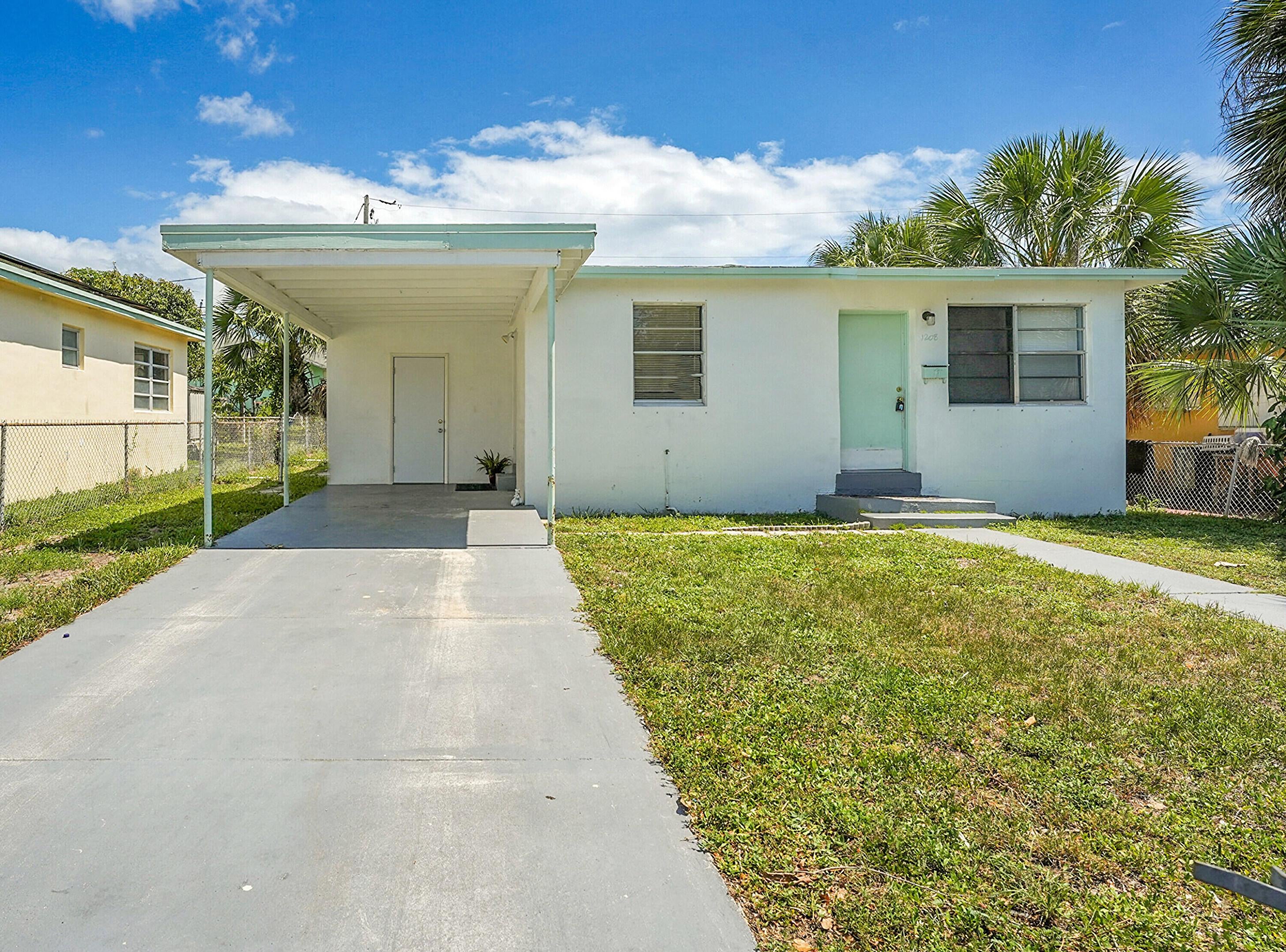 1208 W 32ND Street
