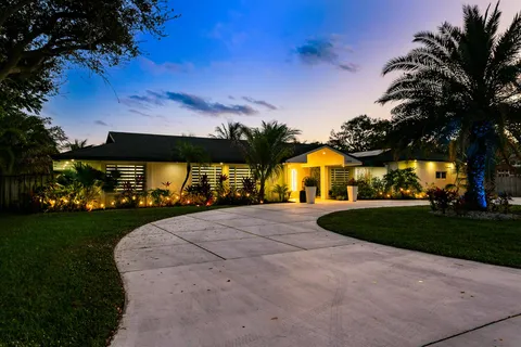 600 NE 4 Street, Pompano Beach, FL MLS: R11083735