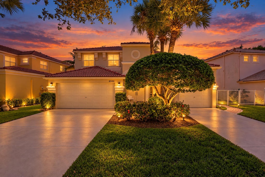 Photo of 6346 Stonehurst Circle, Lake Worth, FL 33467 (MLS # B26087950)