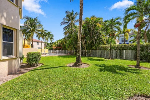 Tiny photo for 6346 Stonehurst Circle, Lake Worth, FL 33467 (MLS # B26087950)
