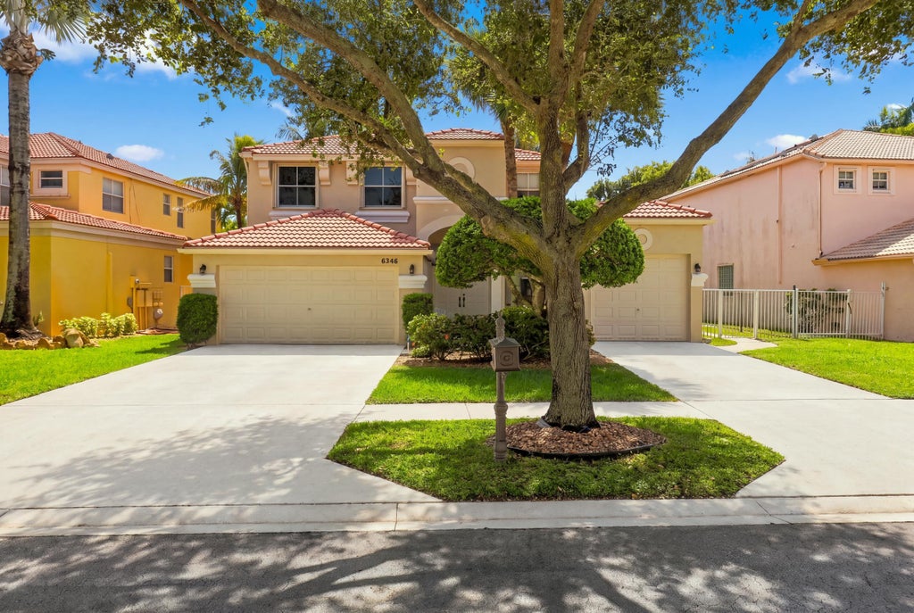 Photo of 6346 Stonehurst Circle, Lake Worth, FL 33467 (MLS # B26087950)