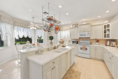 Tiny photo for 6346 Stonehurst Circle, Lake Worth, FL 33467 (MLS # B26087950)