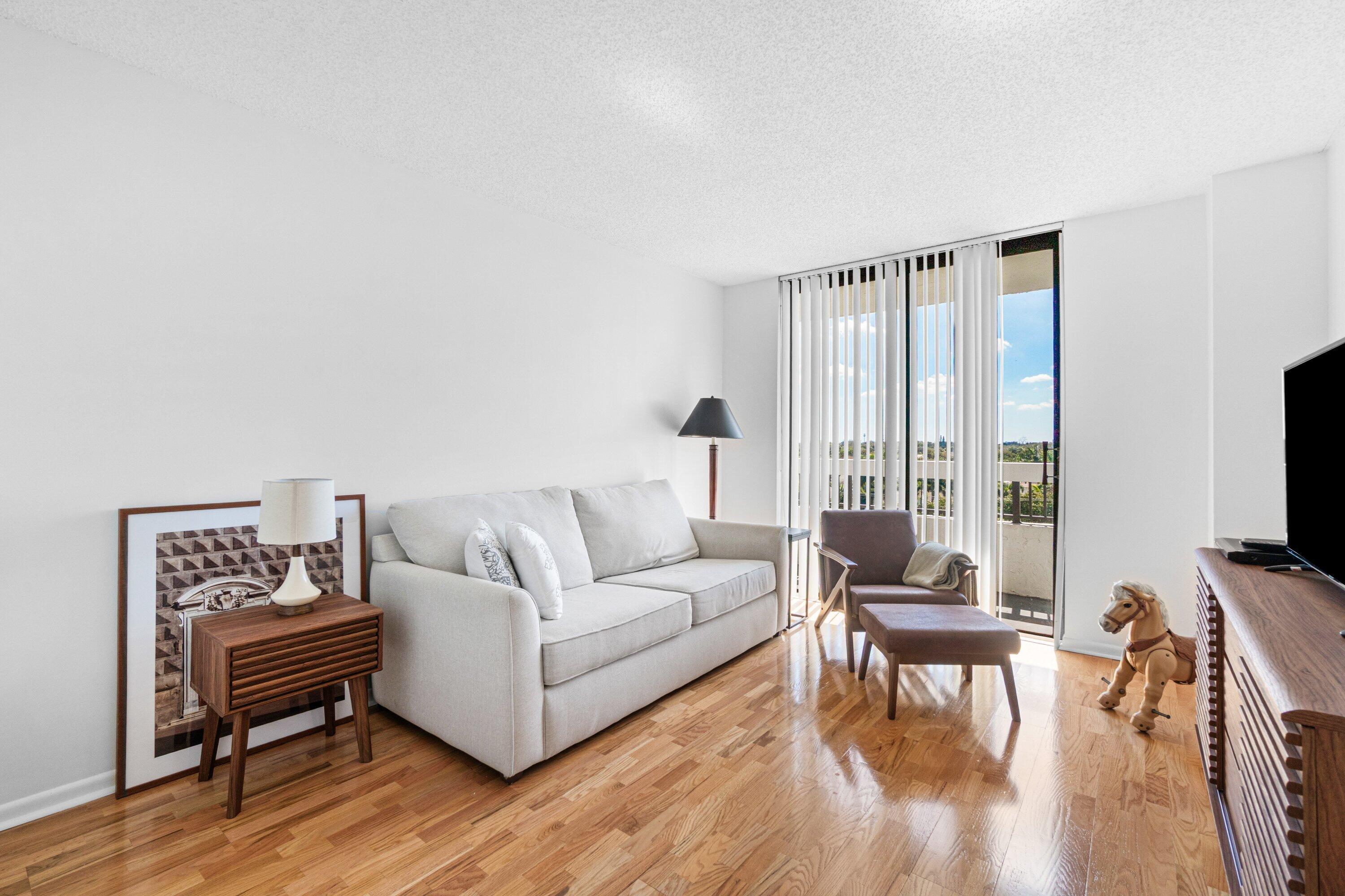 LA RESIDENCE CONDO - Residential