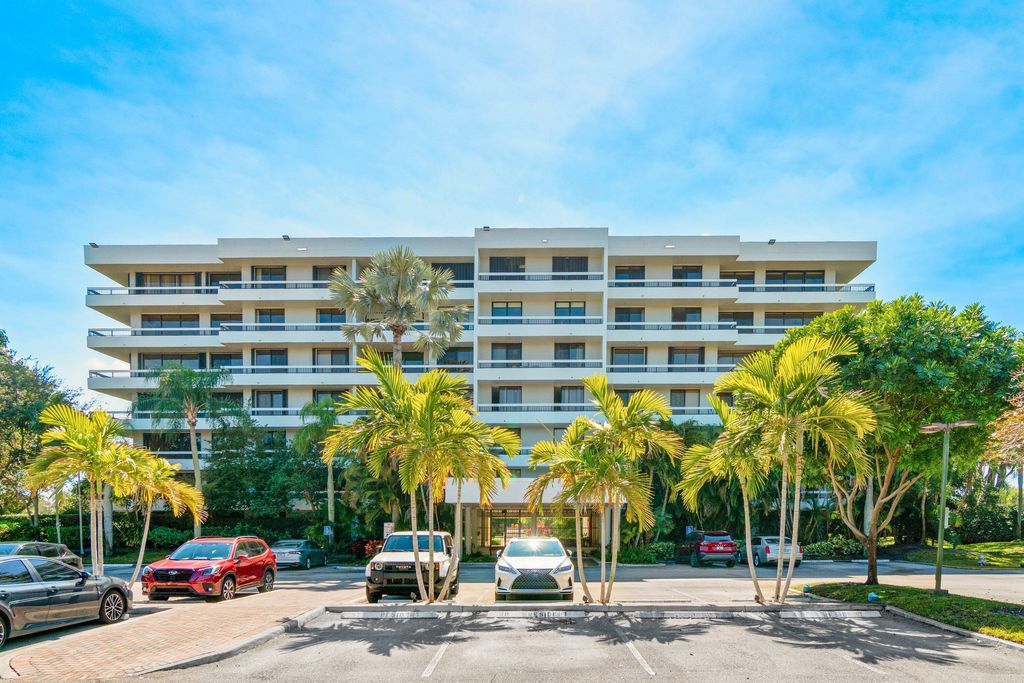 Photo of 23200 Camino Del Mar #604, Boca Raton, FL 33433 (MLS # R11164970)