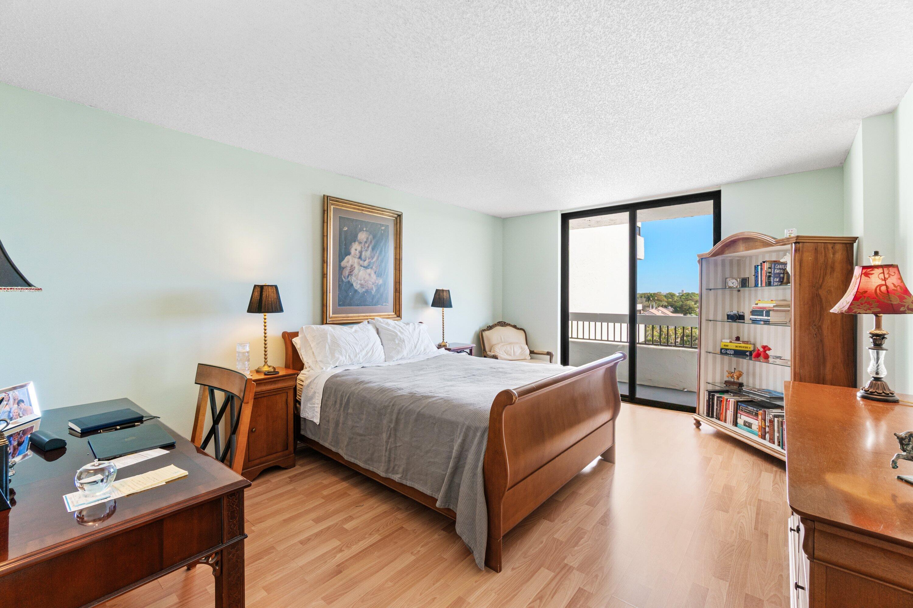 LA RESIDENCE CONDO - Residential