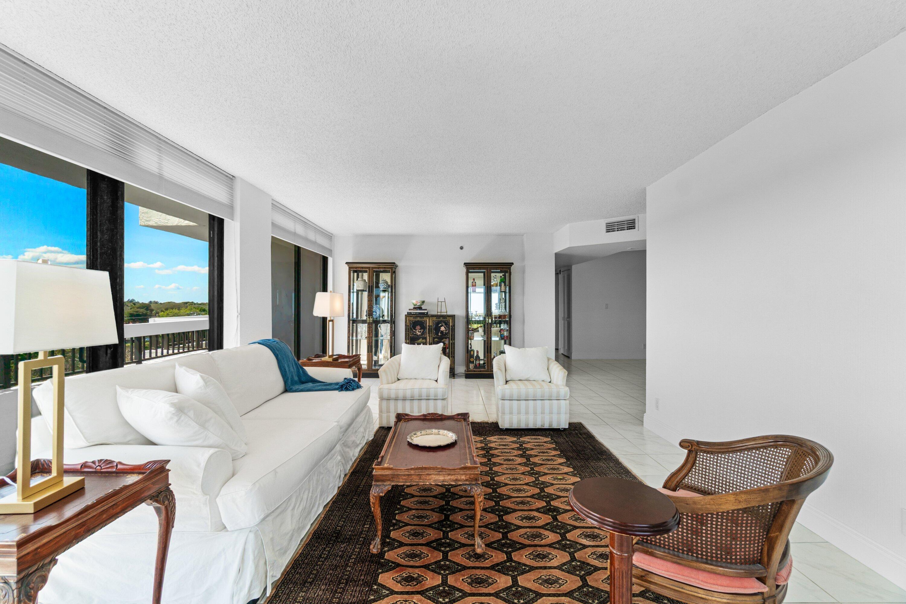 LA RESIDENCE CONDO - Residential