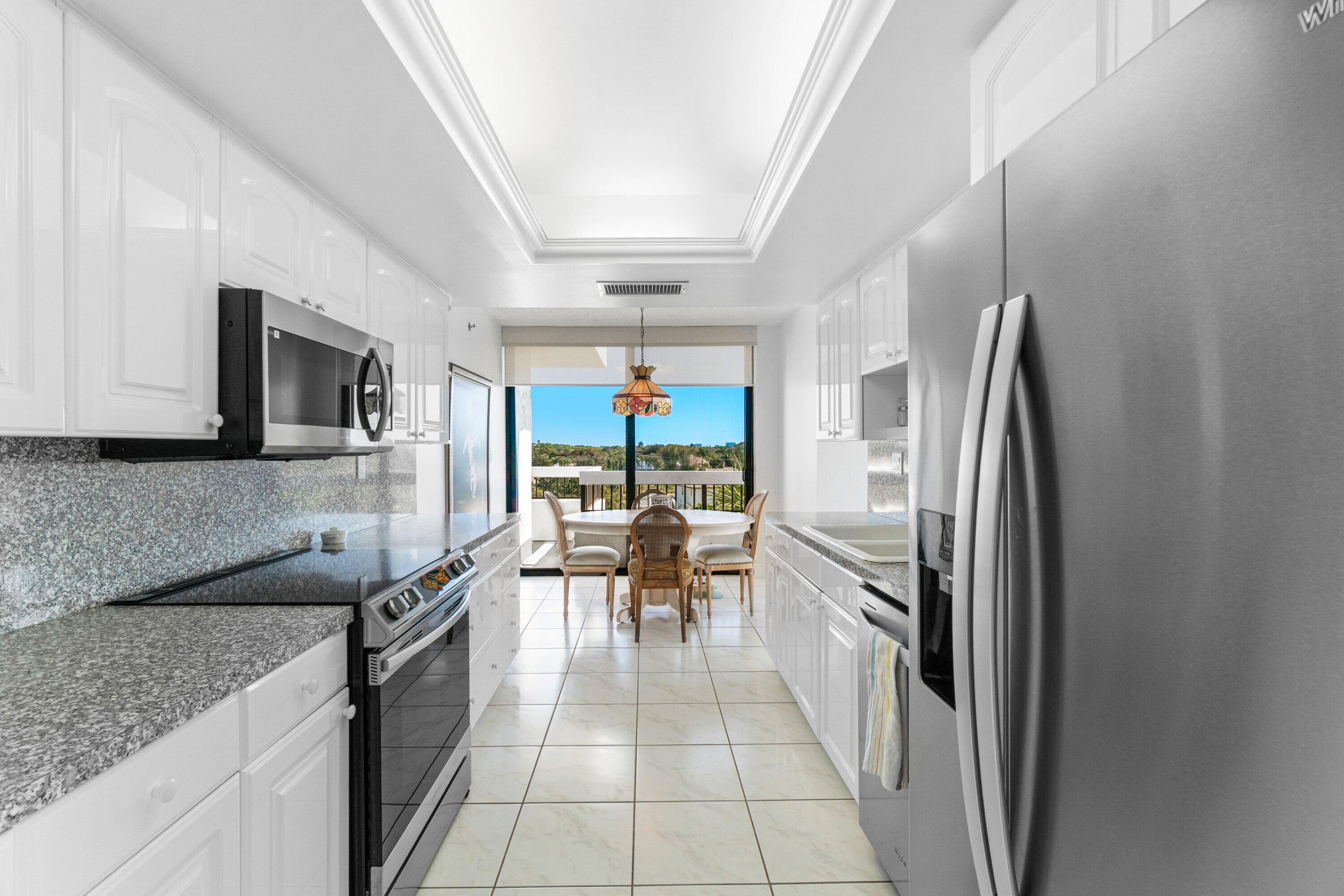 LA RESIDENCE CONDO - Residential