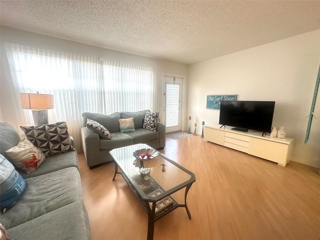 Photo of 2004 Harwood C #2004, Deerfield Beach, FL 33442 (MLS # F10531991)