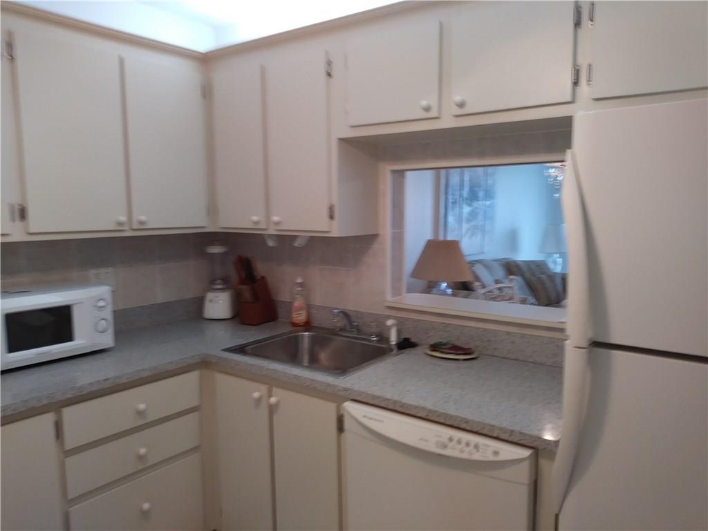 EMERALD CONDO - Residential