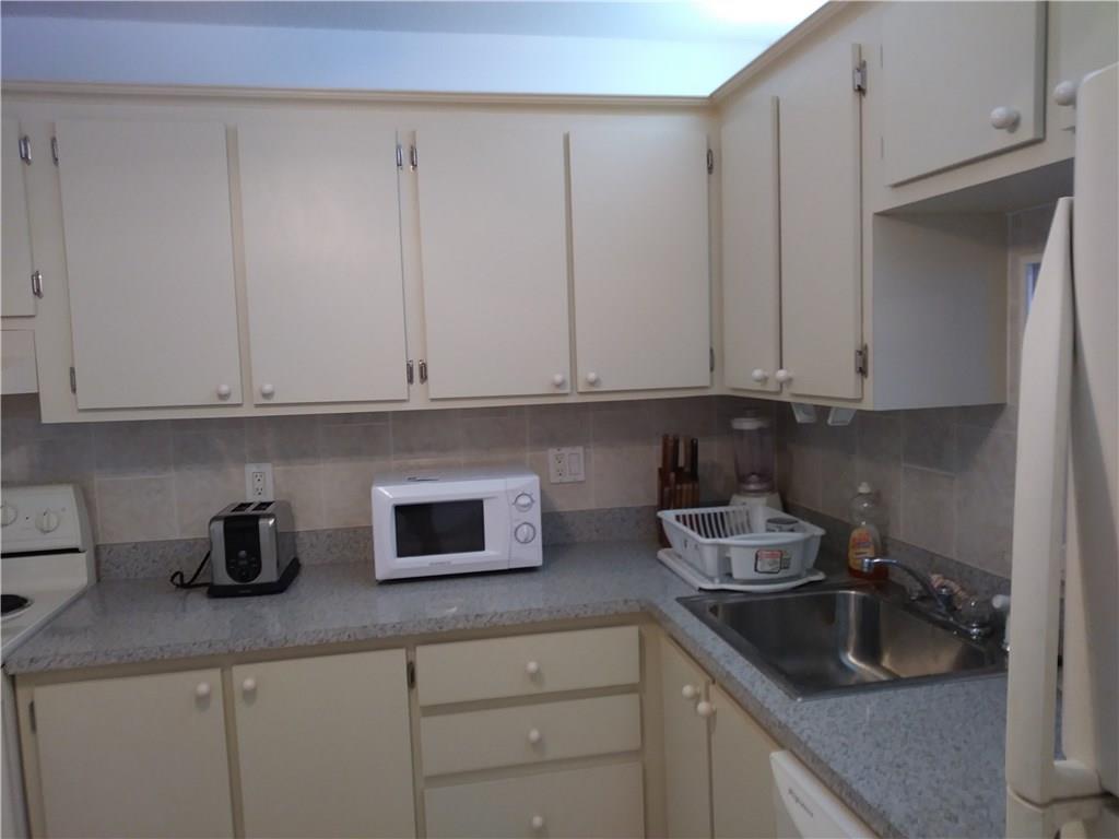 EMERALD CONDO - Residential