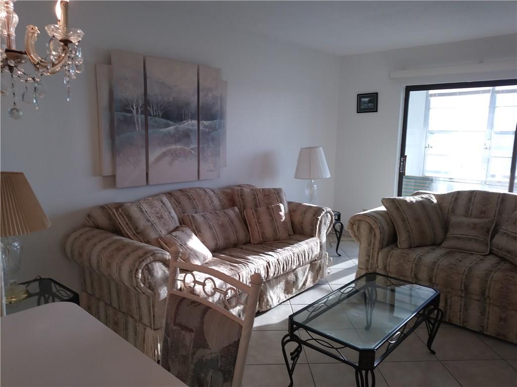 EMERALD CONDO - Residential