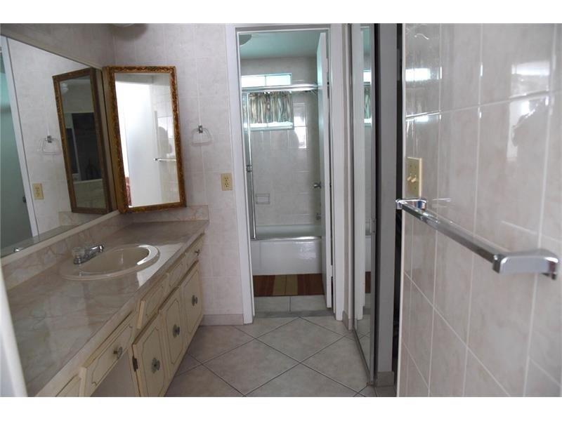 EMERALD CONDO - Residential