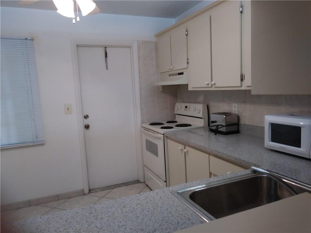 EMERALD CONDO - Residential