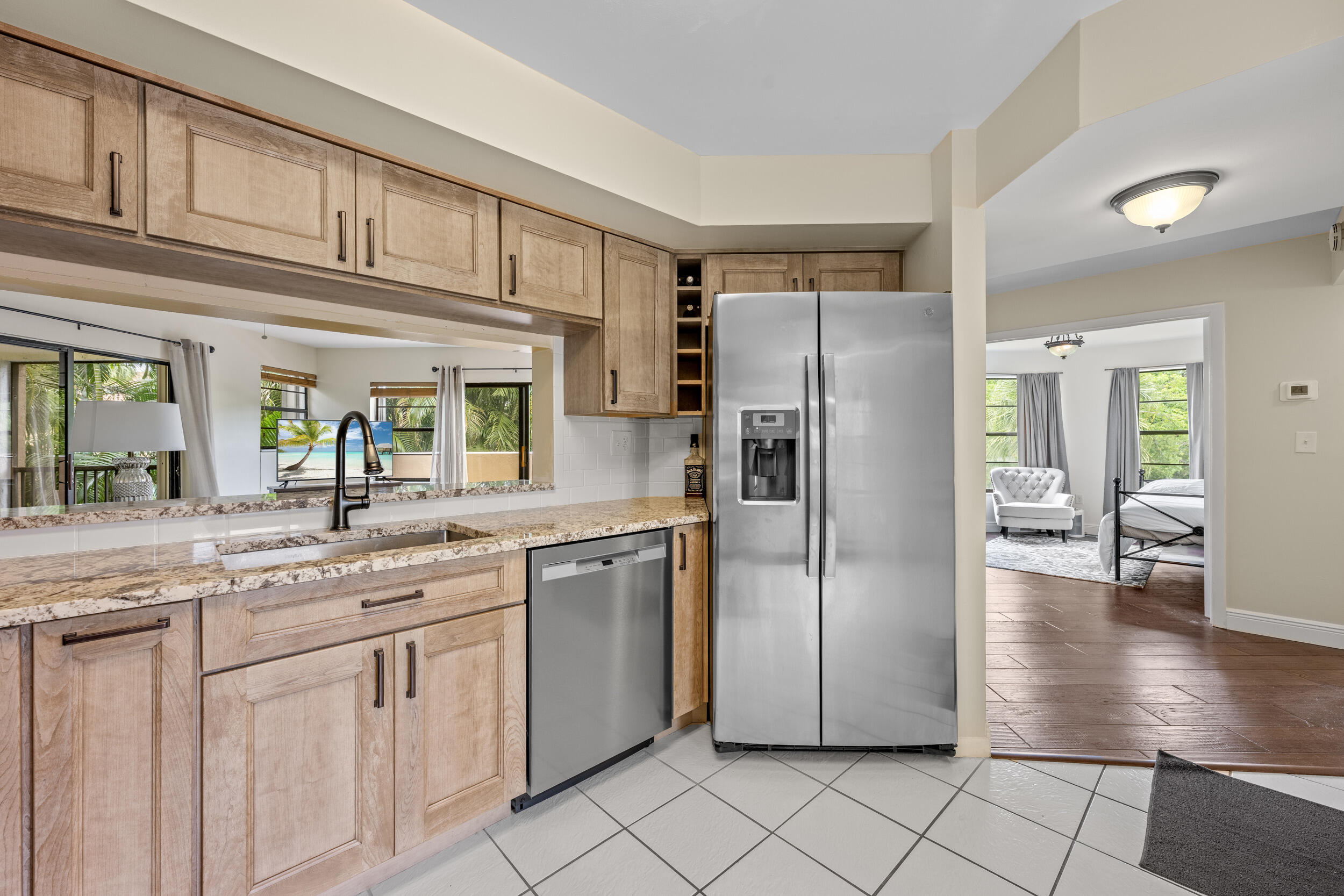 VILLA SONRISA CONDO - Residential