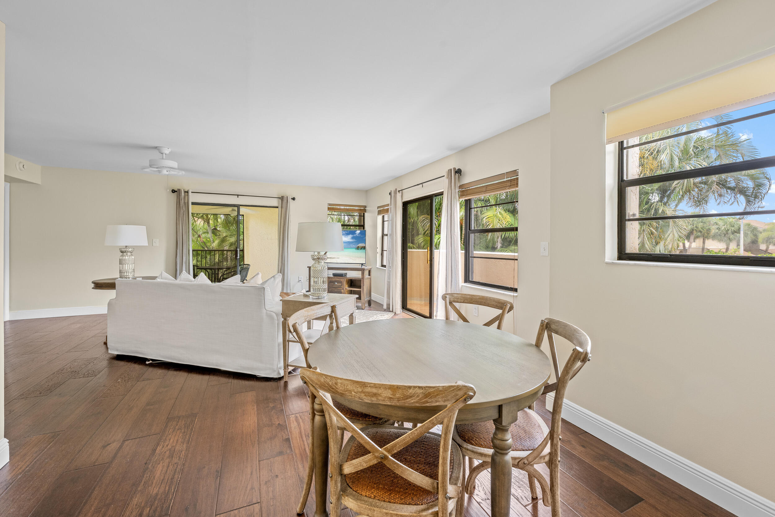 VILLA SONRISA CONDO - Residential