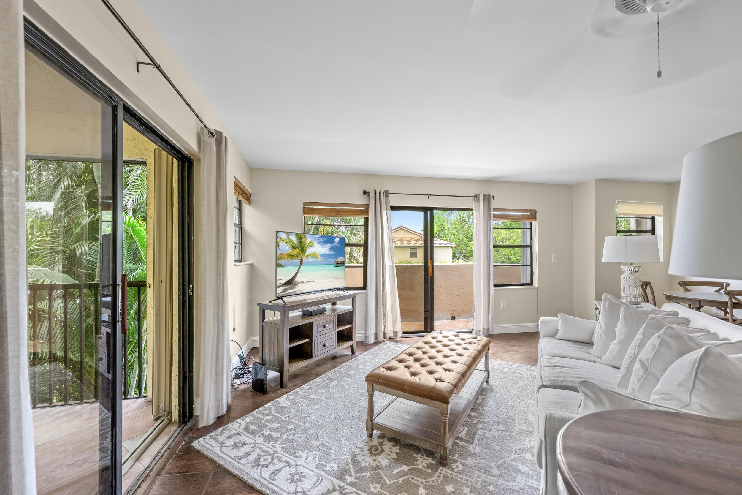 VILLA SONRISA CONDO - Residential