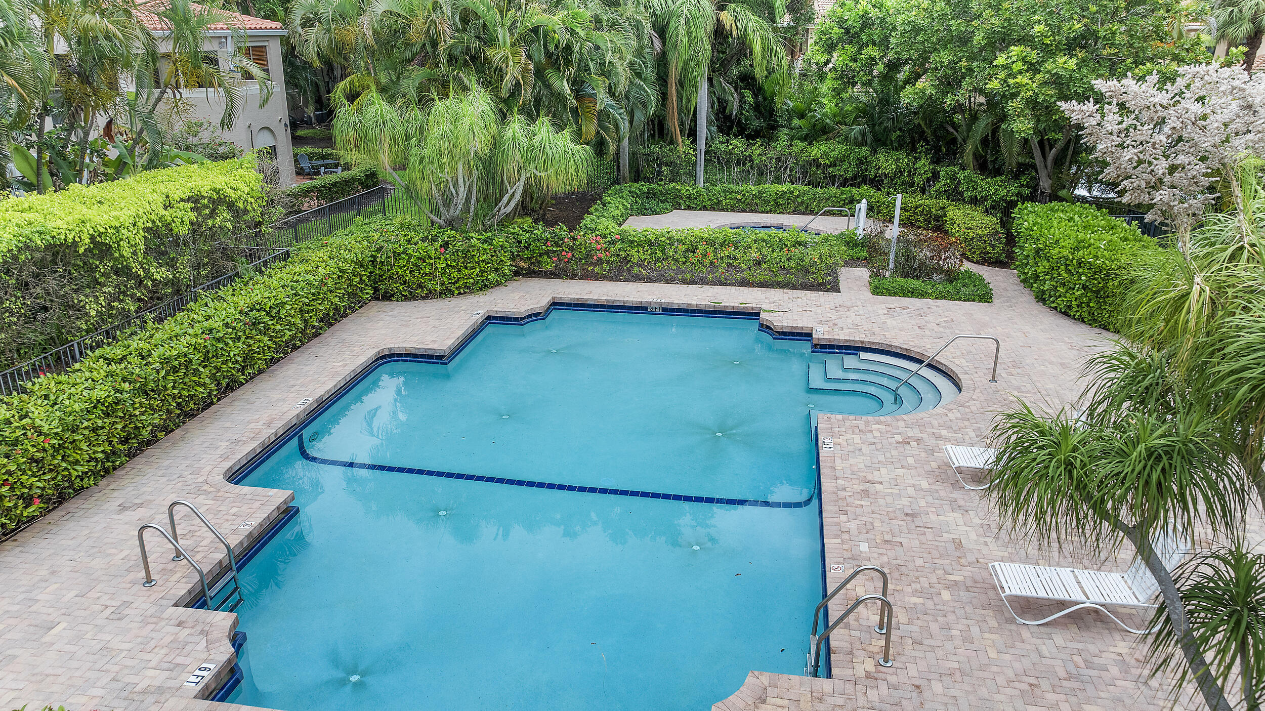 VILLA SONRISA CONDO - Residential