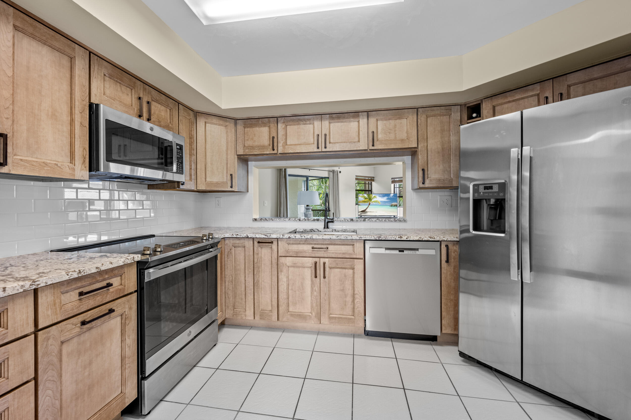 VILLA SONRISA CONDO - Residential