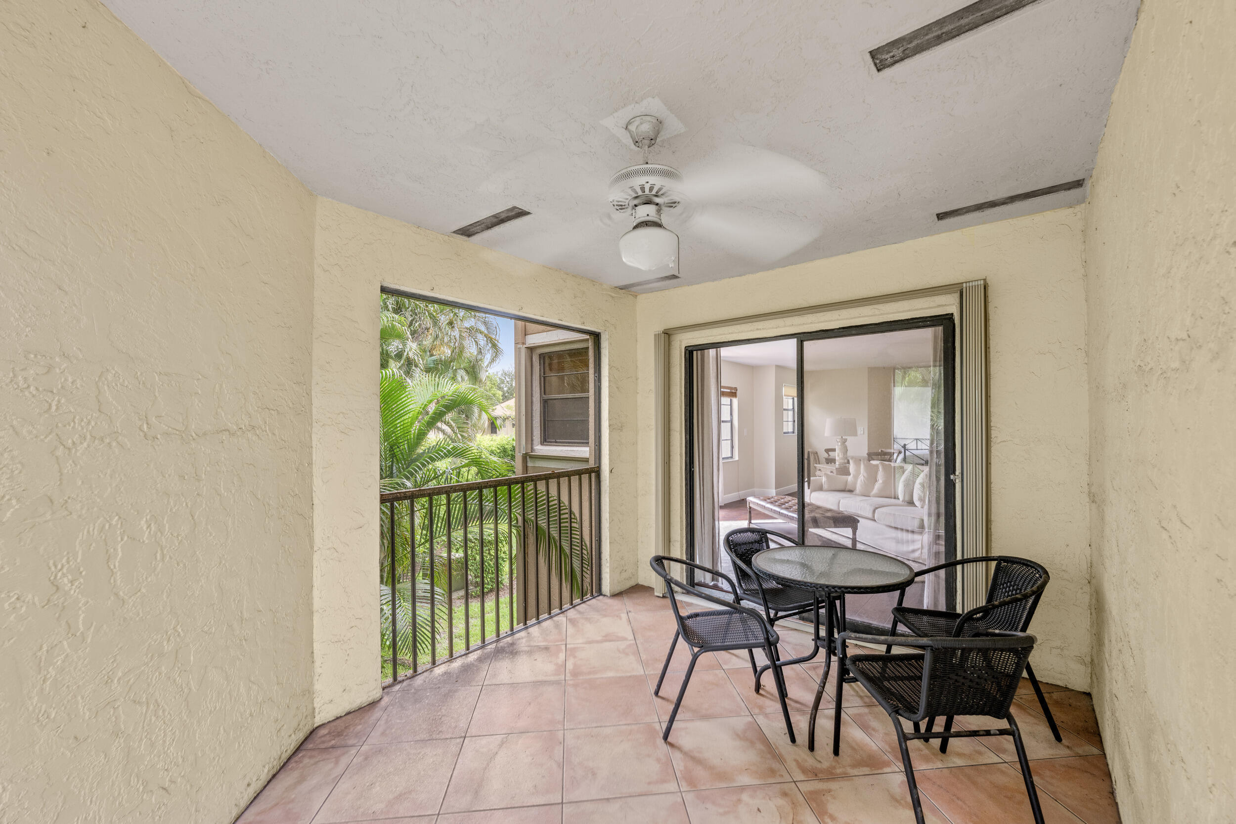 VILLA SONRISA CONDO - Residential