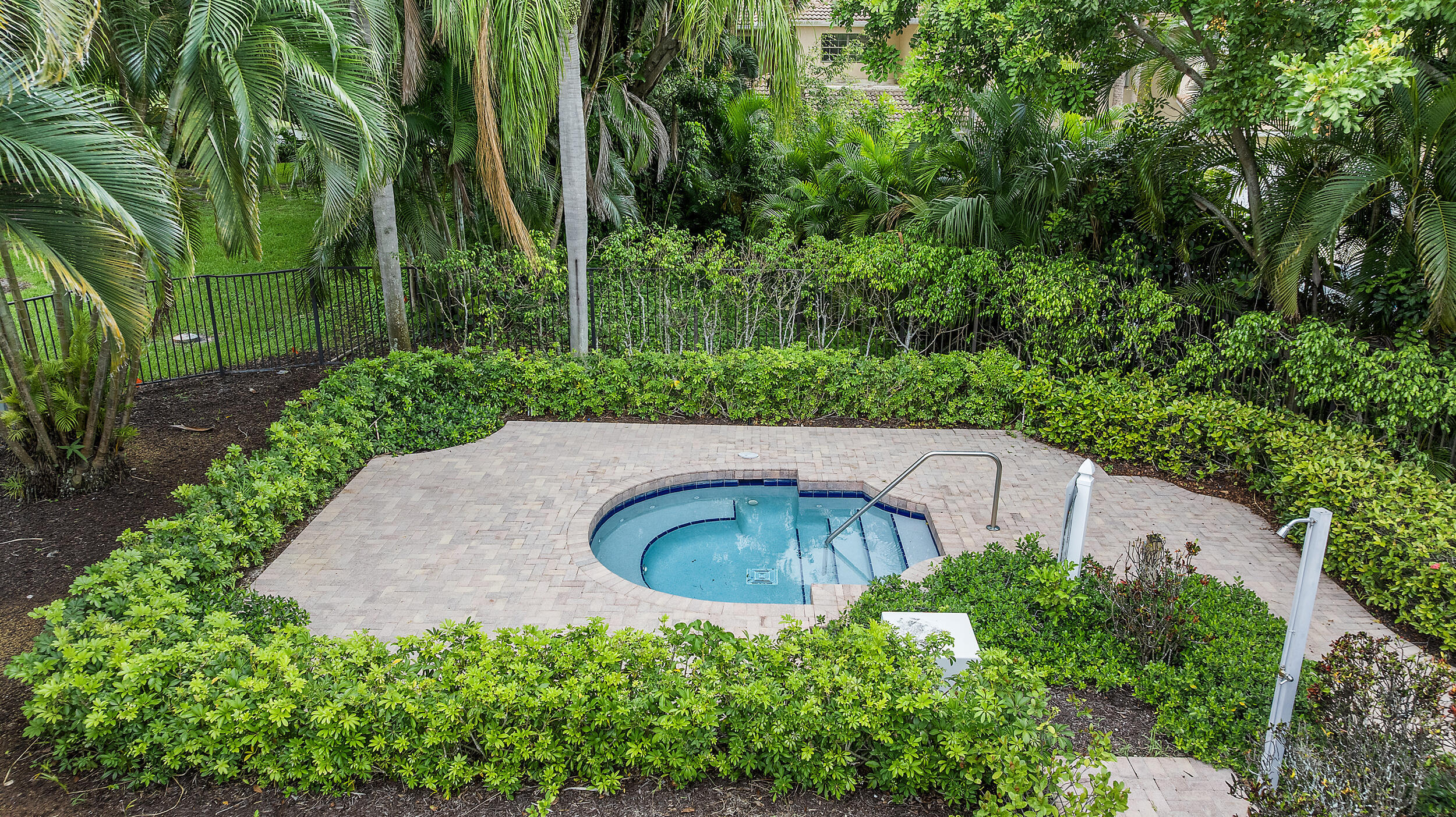 VILLA SONRISA CONDO - Residential