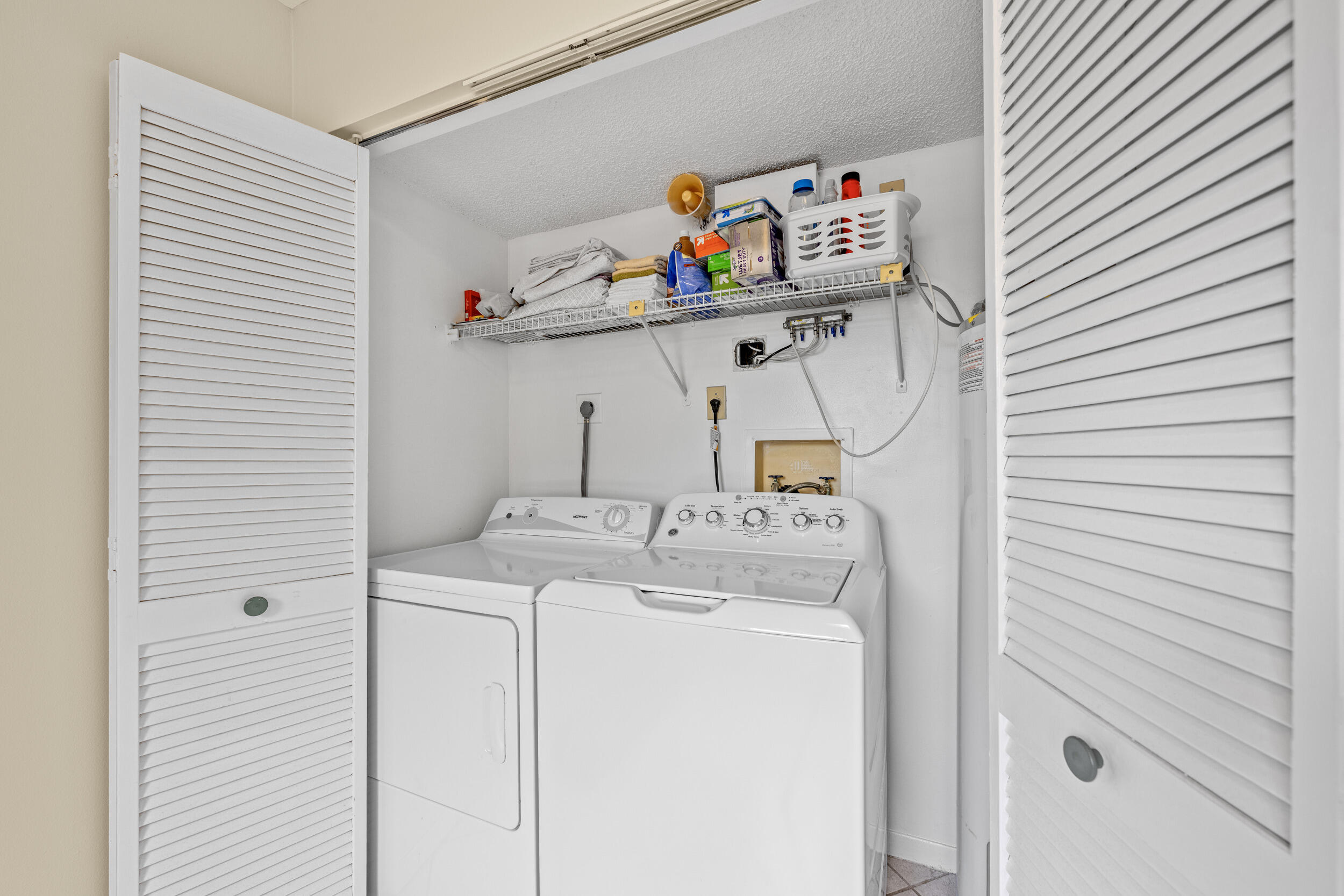 VILLA SONRISA CONDO - Residential