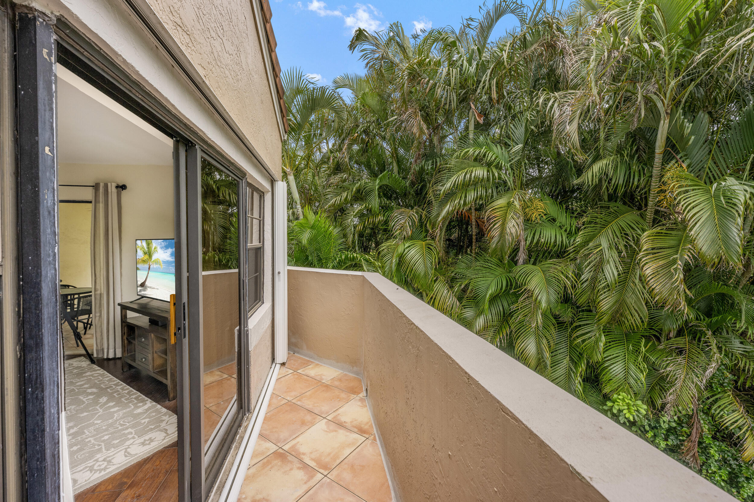 VILLA SONRISA CONDO - Residential