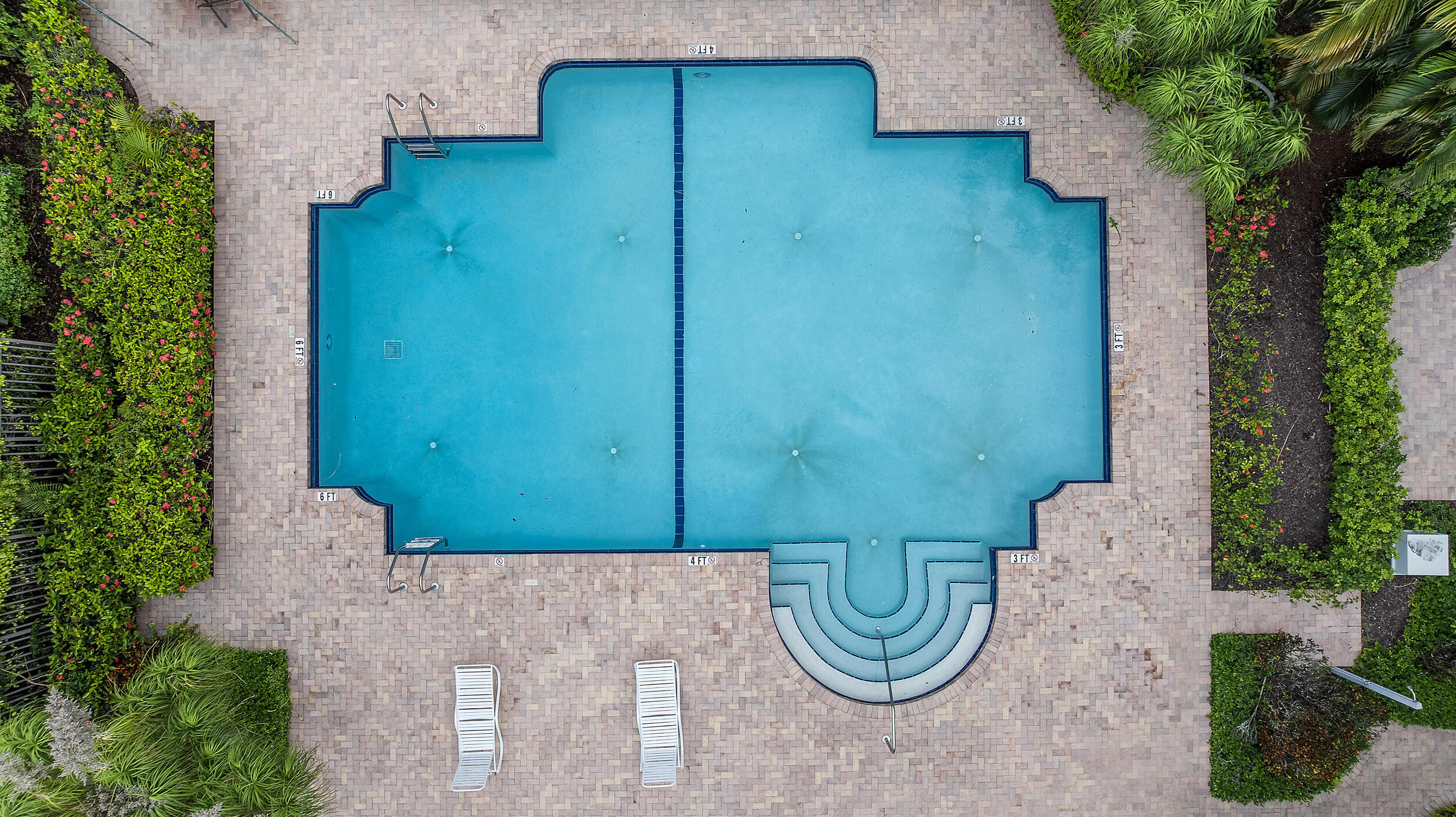 VILLA SONRISA CONDO - Residential